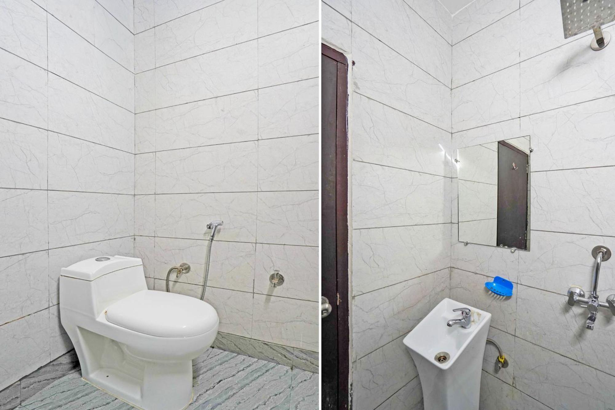 Hotel Twamev Residency Nuova Delhi Esterno foto