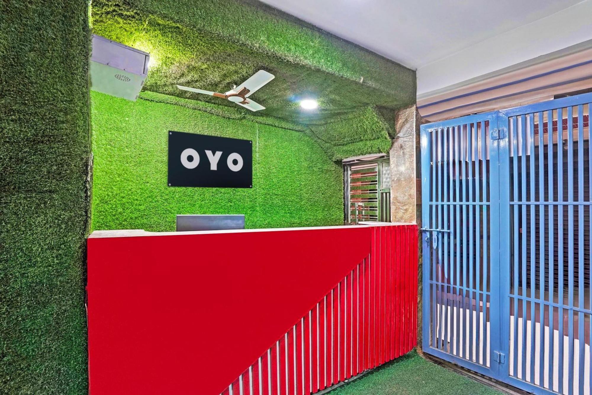 Hotel Twamev Residency Nuova Delhi Esterno foto